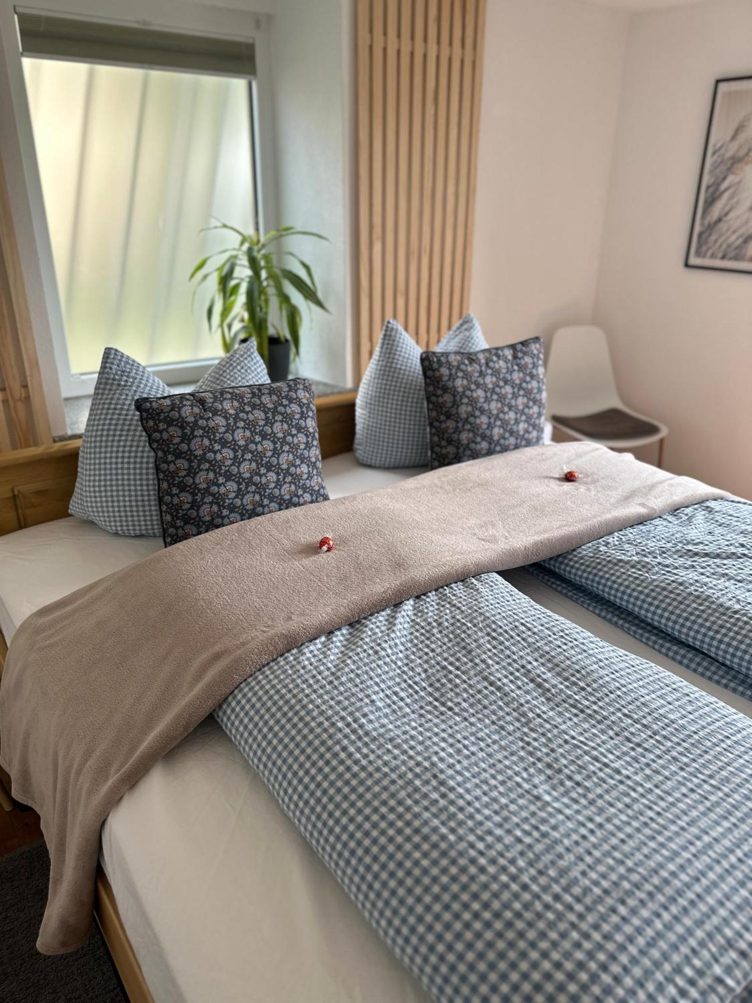 Ferienwohnung Um'S Eck オクゼンフルト エクステリア 写真